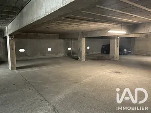 Parking à Paris (75010)
