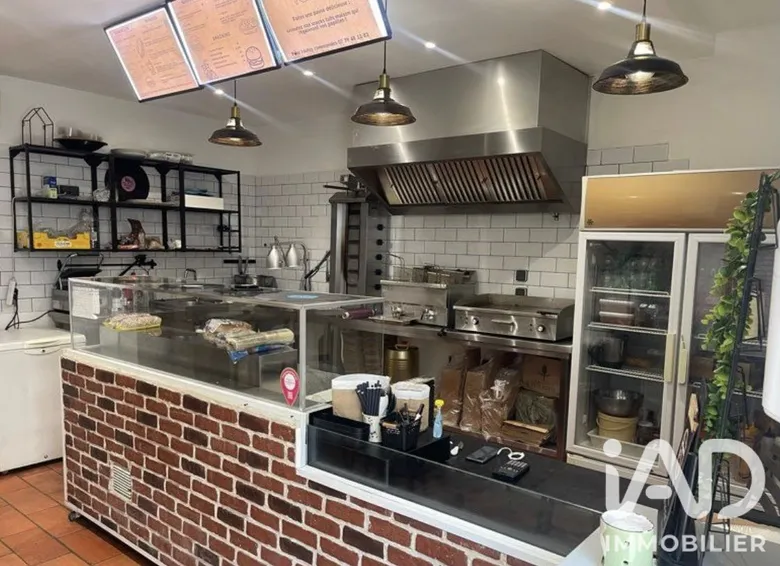 Local commercial 25 m² · au Puy-Sainte-Réparade · 25 m² · 60 000 €