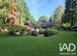 Architectural house in Saint-Forget (78720)