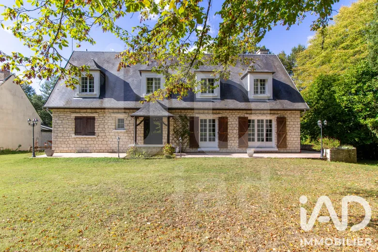 Maison 8 pièces 237 m² · à Montmacq · 237 m² · 363 000 €