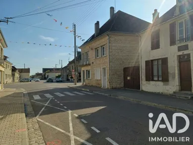 Maison de village à Brienne-le-Château (10500)
