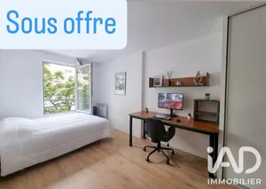 Apartment in Courbevoie (92400)