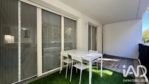Apartment in Bordeaux (33100)