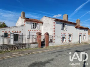 Maison de village à Saint-Paul-du-Bois (49310)