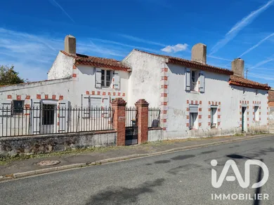 Maison de village à Saint-Paul-du-Bois (49310)