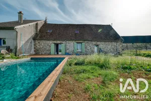 Maison de campagne à Villiers-Saint-Georges (77560)