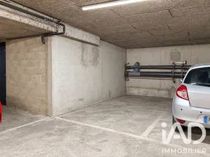 Parking à Paris (75011)