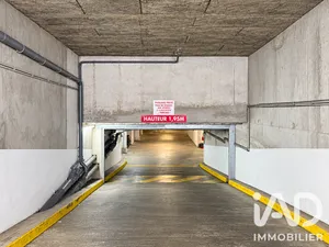 Parking in Paris (75011)