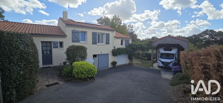 Maison 6 pièces 150 m² · à Combrand · 150 m² · 198 000 €