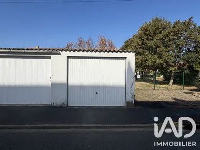 Garage in La Rochelle (17000)