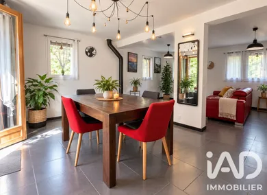 Maison à Combs-la-Ville (77380)