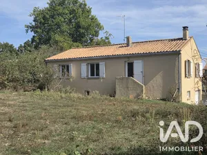 Village house in La Ferrière (85280)