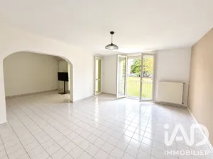 Apartment in Pierrelatte (26700)