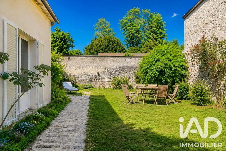 Maison 7 pièces 140 m² · à Fontainebleau · 140 m² · 930 000 €