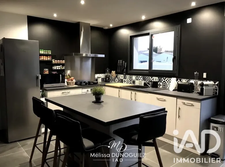 Maison 5 pièces 101 m² · à Saint-Xandre · 101 m² · 389 000 €
