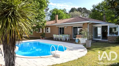 Maison à Saint-Jean-d'Illac (33127)