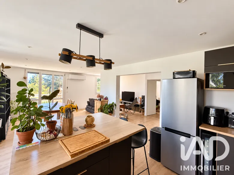 Appartement 4 pièces 104 m² · à Seyssins · 103,6 m² · 285 000 €