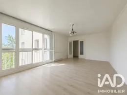 Apartment in Noisy-le-Grand (93160)