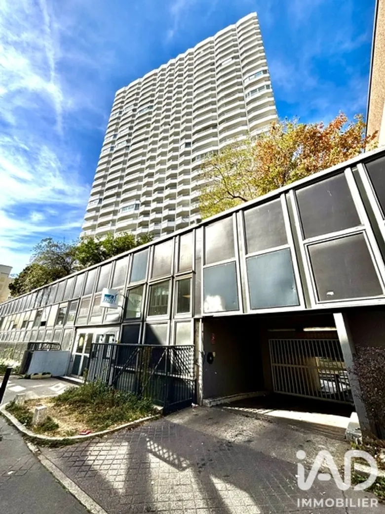 Parking 10 m² · à Paris · 10 m² · 10 900 €