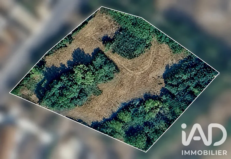 Terrain à La Groutte (18200) · 41 000 €
