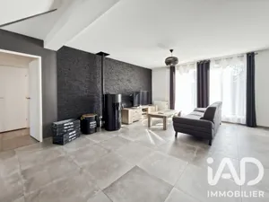 Maison à Mandres-les-Roses (94520)