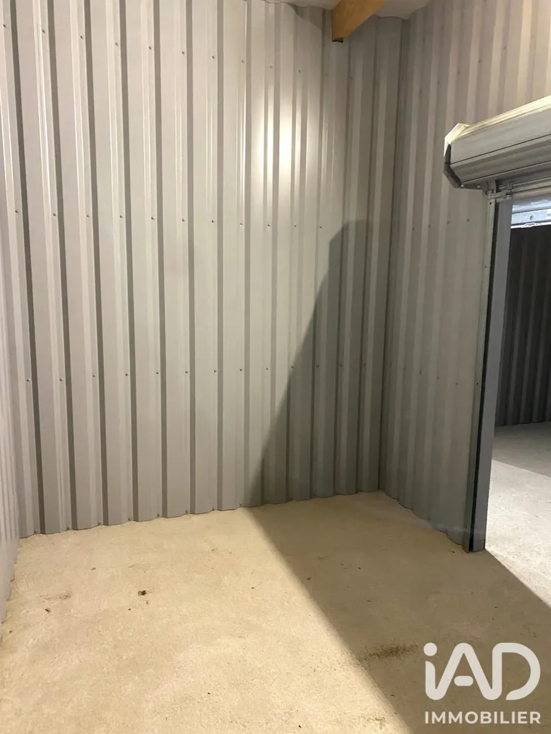 Parking 120 m² · à Moulins · 120 m² · 55 000 €