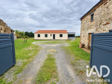 Maison de village à Vieillevigne (44116)