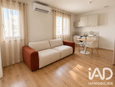 Apartment in Nîmes (30900)