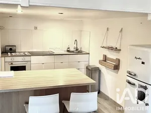 Apartment in Aix-en-Provence (13100)