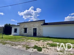 Maison de campagne à Saint-Martin-du-Bois (33910)