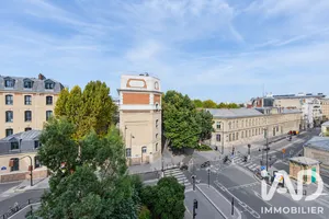 Apartment in Paris (75010)