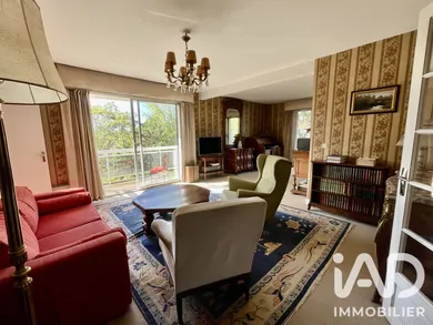 Appartement à Saint-Cyr-sur-Loire (37540)