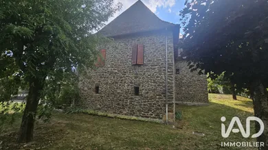 Maison traditionnelle à Saint-Étienne-de-Maurs (15600)