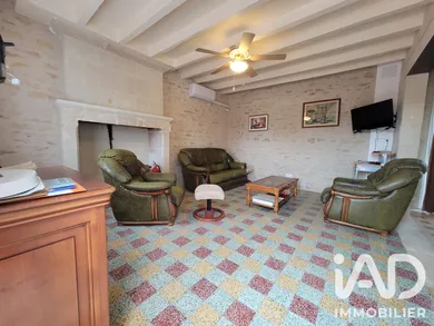 Maison à Montreuil-Bellay (49260)