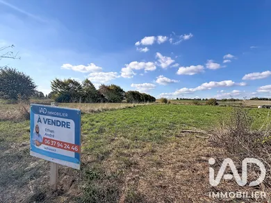 Terrain à bâtir à Lindre-Basse (57260)