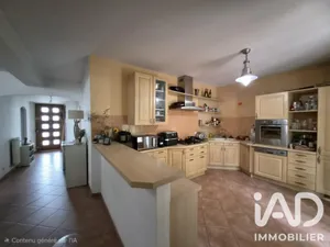 Apartment in Peyrolles-en-Provence (13860)