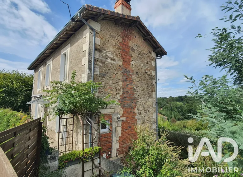 Maison 3 pièces 77 m² · à Cherves-Châtelars · 77 m² · 59 000 €