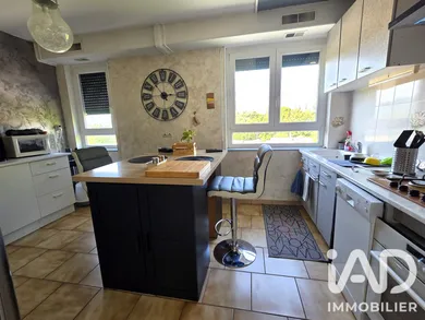 Appartement à Les Tourrettes (26740)