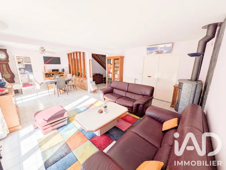 Maison 8 pièces 153 m² · à Bussy-Saint-Georges · 153 m² · 650 000 €