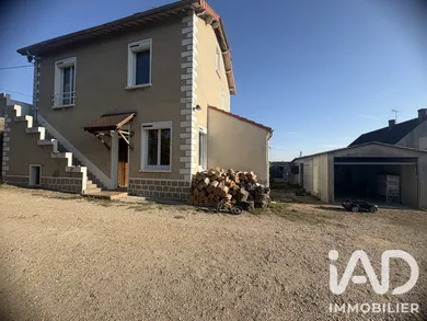 Maison de village à Villemanoche (89140)