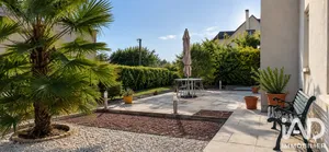 House in Vaux-sur-Seine (78740)