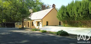 Domain in Thénioux (18100)