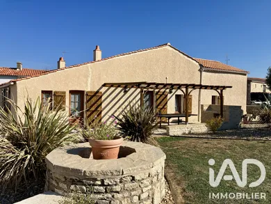 Maison à Chasnais (85400)