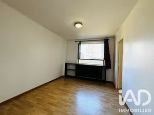 Apartment in Paris (75019)