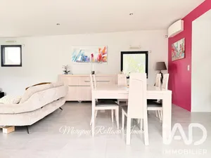 Architectural house in Mauves-sur-Loire (44470)