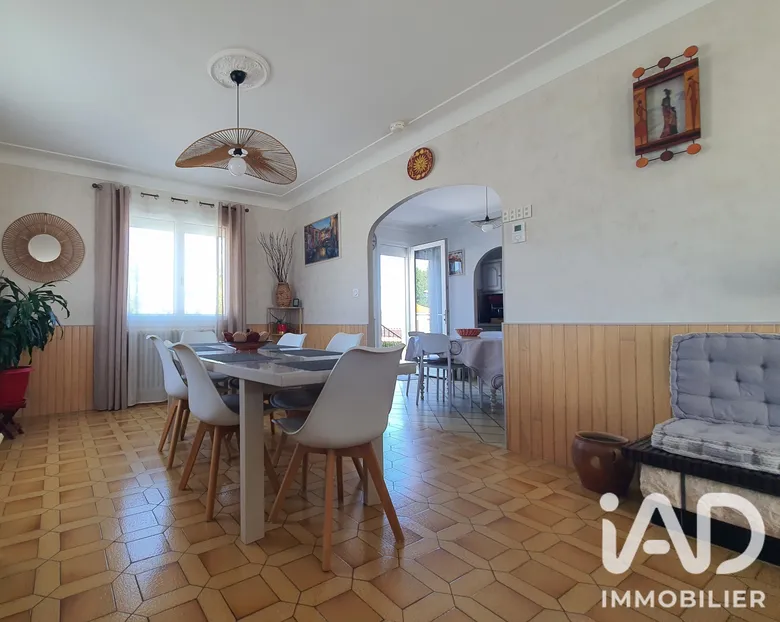 Maison 5 pièces 95 m² · à Essarts-en-Bocage · 95 m² · 215 000 €