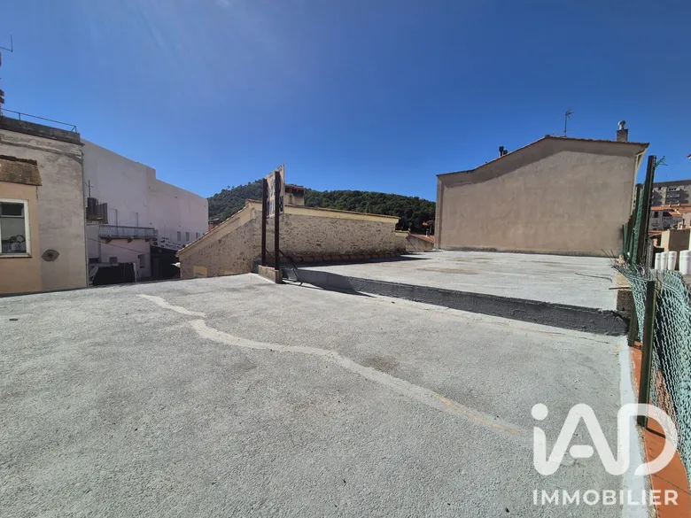 Parking 255 m² · au Perthus · 254,8 m² · 90 000 €