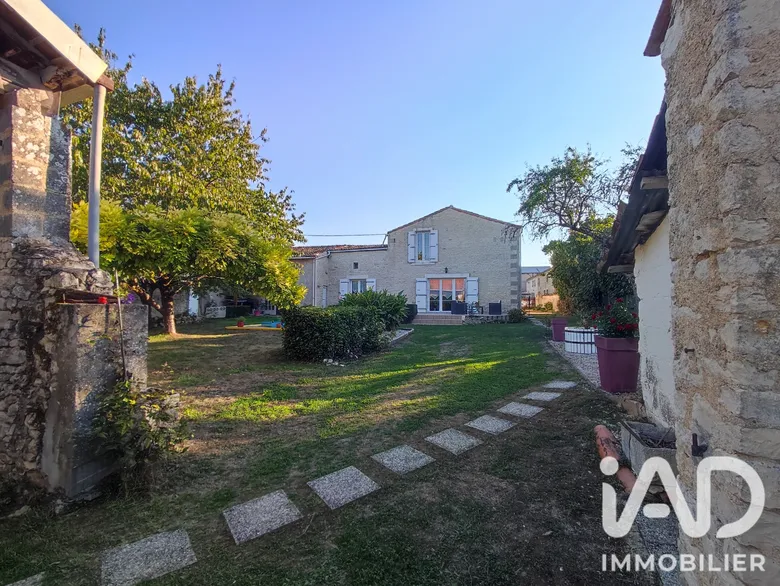 Maison 6 pièces 190 m² · à Nuaillé-d'Aunis · 190 m² · 359 000 €