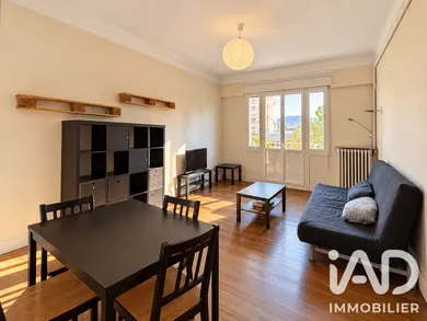 Apartment in Grenoble (38100)