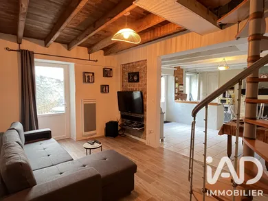 Maison de village à Nalliers (86310)